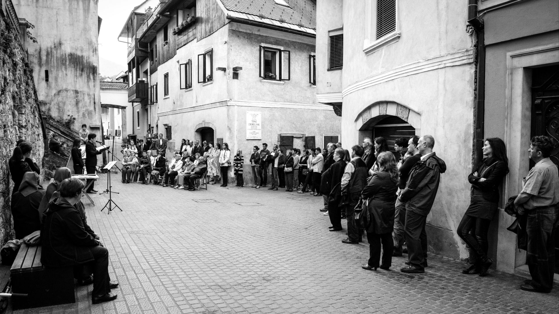 PASIJONKE — Recital poezije Tineta Debeljaka in predstavitev pesniške zbirke Turjaški labod — 30. 5. 2025 ob 20.00 v Crngrobu