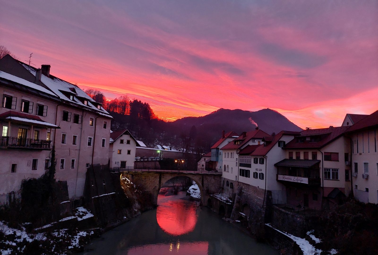 Vesel Božič in srečno novo leto 2026!